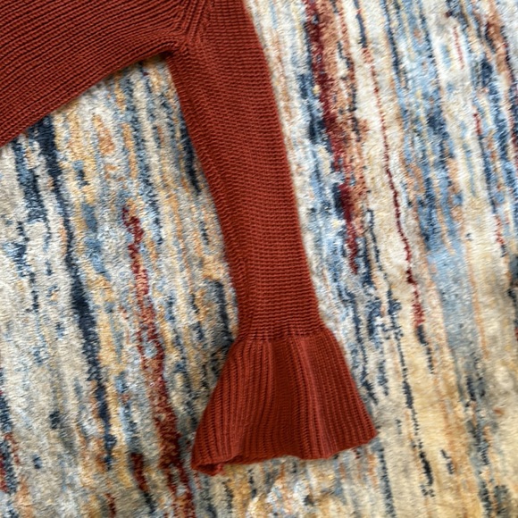 Paper Heart rust colored sweater v neck with bell bottom sleeves size M - Picture 2 of 10